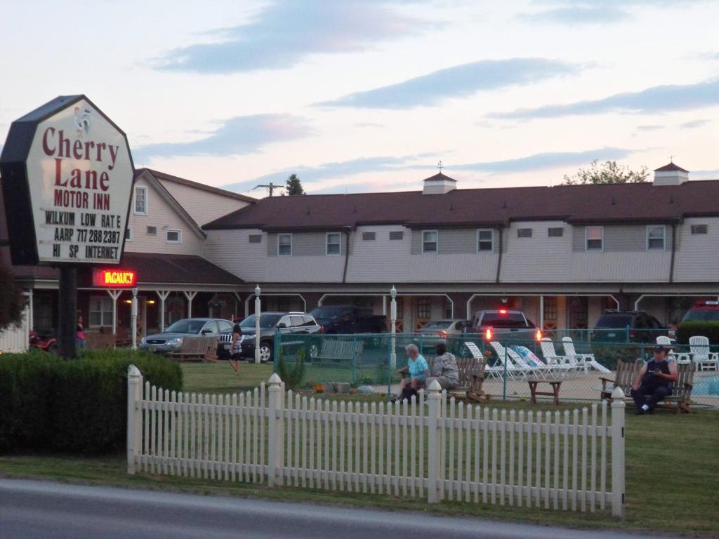Cherry Lane Motor Inn Amish Country Ronks Exterior photo