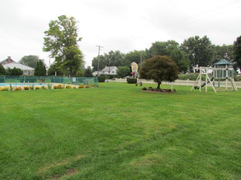 Cherry Lane Motor Inn Amish Country Ronks Exterior photo