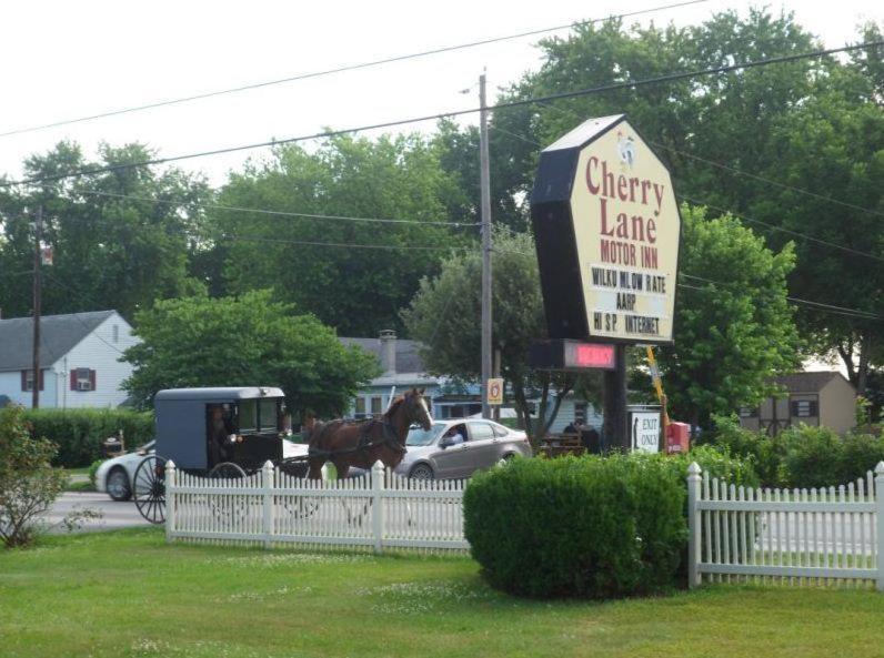 Cherry Lane Motor Inn Amish Country Ronks Exterior photo